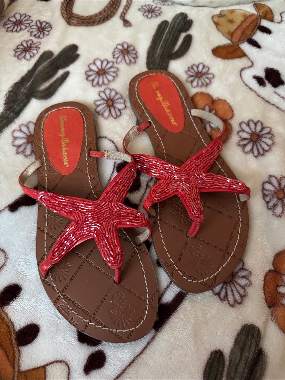 Tommy Bahama beaded sandals - Picture 1 of 3